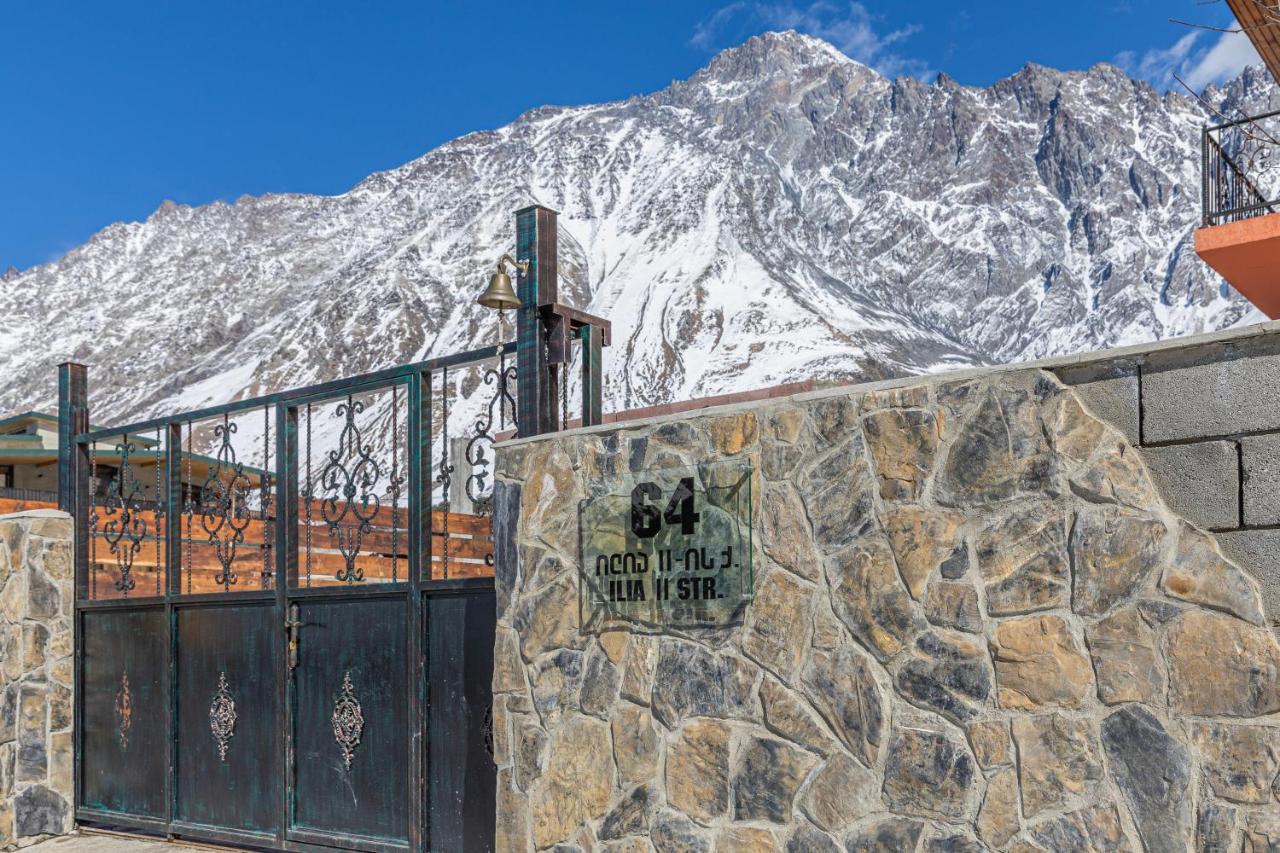 Cliff House Hotel Kazbegi Exterior foto