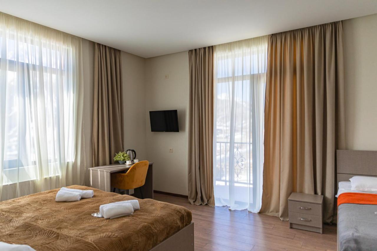 Cliff House Hotel Kazbegi Exterior foto