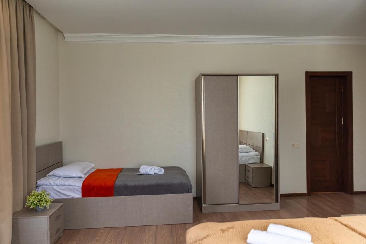 Cliff House Hotel Kazbegi Exterior foto