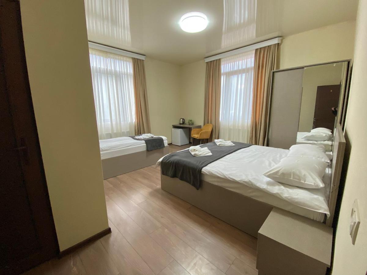 Cliff House Hotel Kazbegi Exterior foto