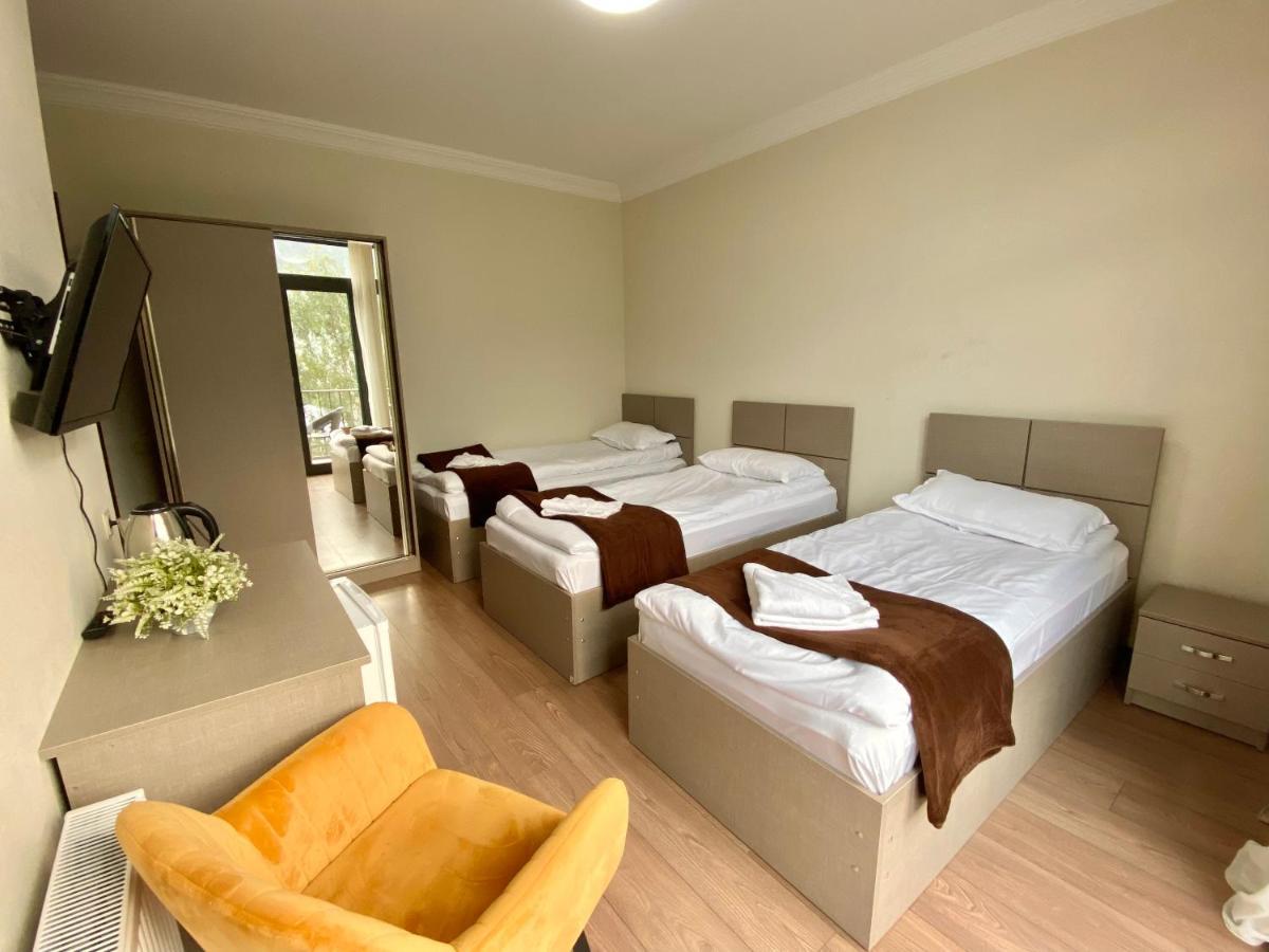Cliff House Hotel Kazbegi Exterior foto