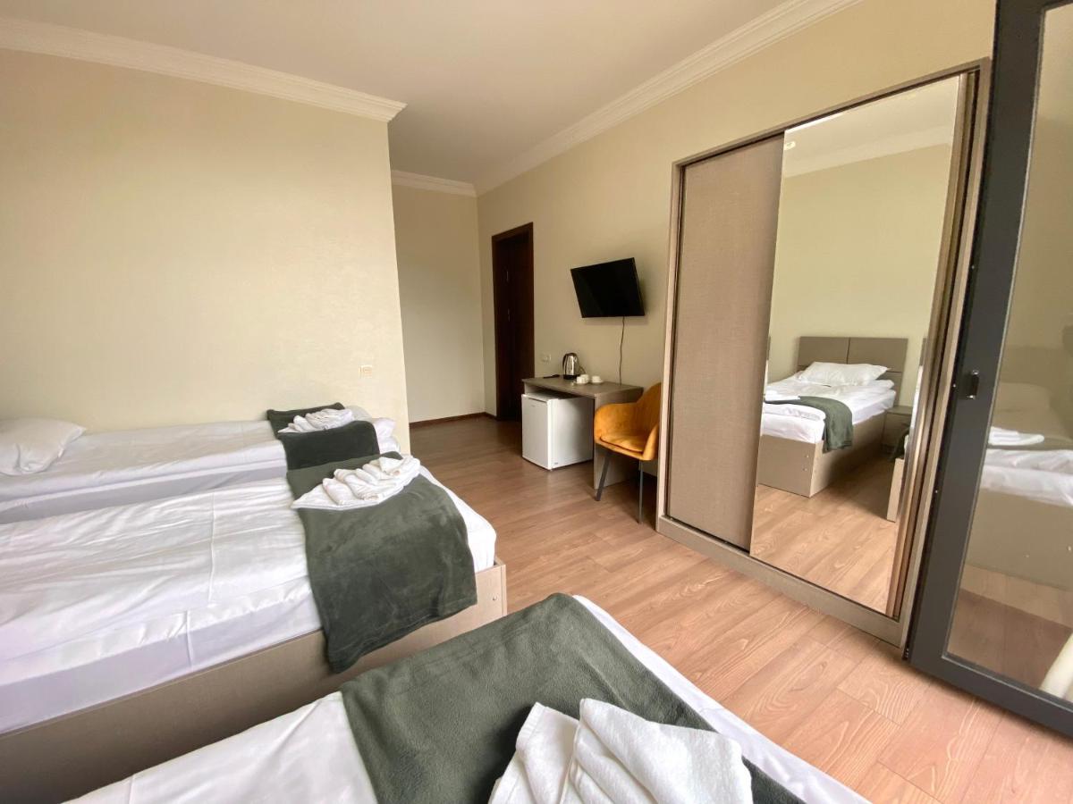 Cliff House Hotel Kazbegi Exterior foto